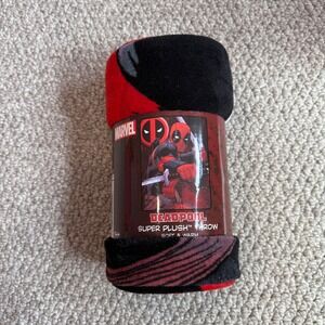 Marvel‎ Deadpool Super Plush Throw Blanket Red Black 46x60 Northwest Fleece New
